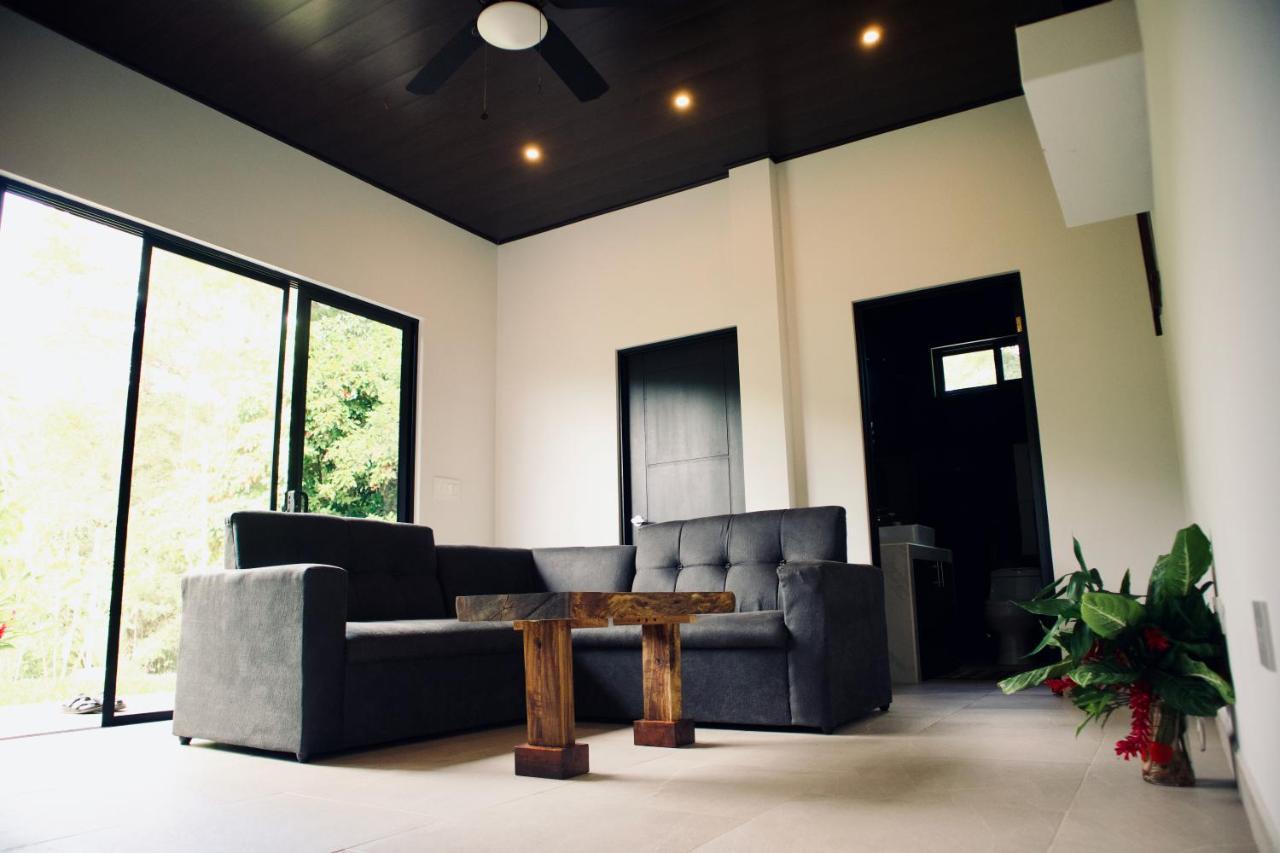 Jungle Home With King Beds -5 Minutes From The Beach Увита Экстерьер фото