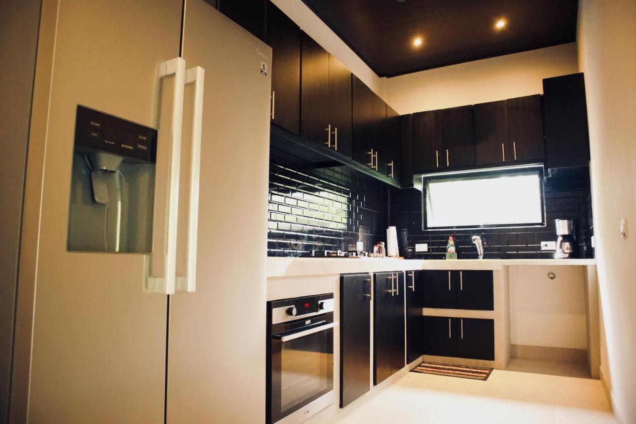Jungle Home With King Beds -5 Minutes From The Beach Увита Экстерьер фото
