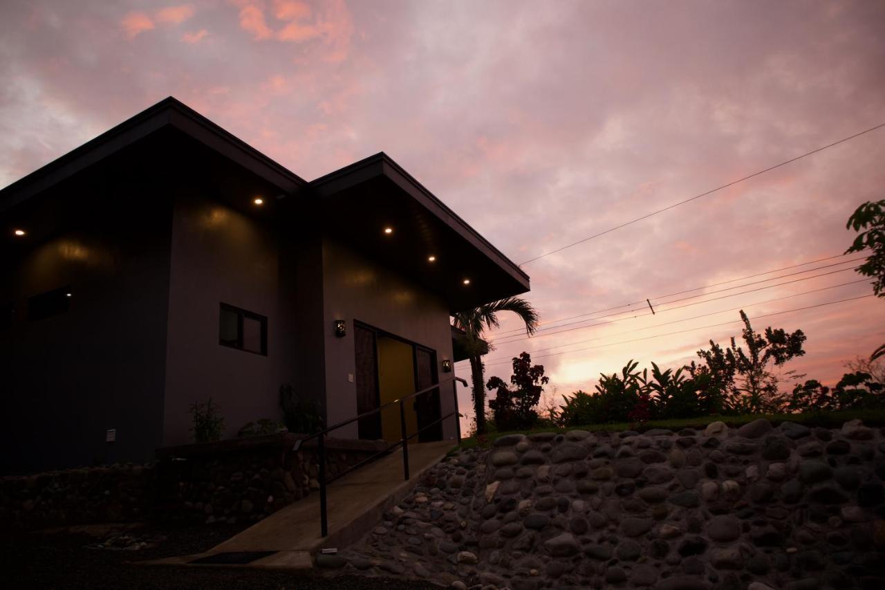 Jungle Home With King Beds -5 Minutes From The Beach Увита Экстерьер фото
